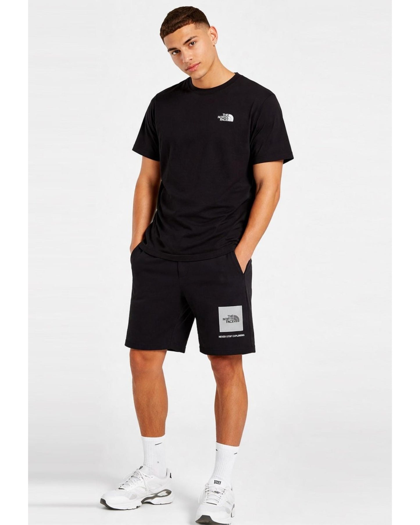 The North Face Simple Dome Reflective T-Shirt & Shorts Set - Black/Silver